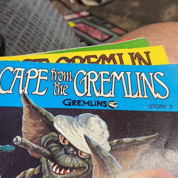 Vintage Escape from The Gremlins with 33 RPM 7" Record Kids Story See Hear Read - Picture 3 of 7